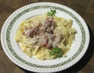 Zwiebelsauce mit Speck